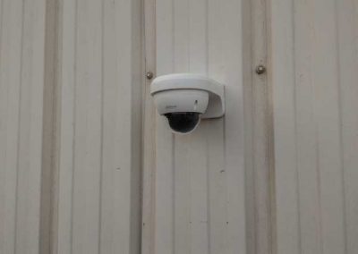 Installation d'un système de vidéosurveillance et d'une alarme pour un bâtiment industriel dans l'Orne en Normandie