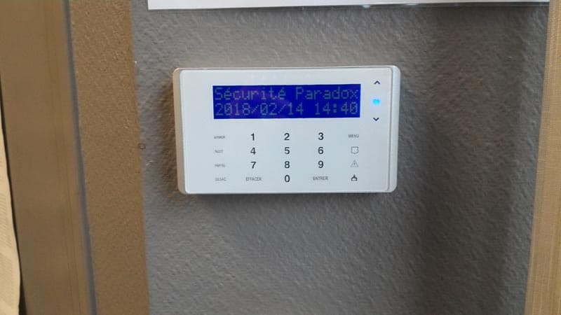 Installation alarme et système vidéosurveillance pour garage