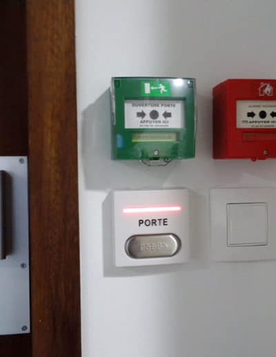 Installation d'un contrôle d’accès à lecteur de badges pour les locaux d'un organisme parapublic à CAEN (14).