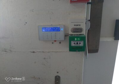Installation d’une alarme et de plusieurs contrôles d’accès dans un magasin d’ameublement près de Saint-Lô (Manche – 50)