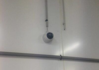 Système de caméras de surveillance plafond pour ce marché de gros de Soliers (Calvados – 14)